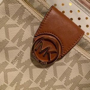 MK CrossBody